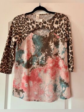 Tie-Dye & Leopard Print Keyhole Top - Multicolor